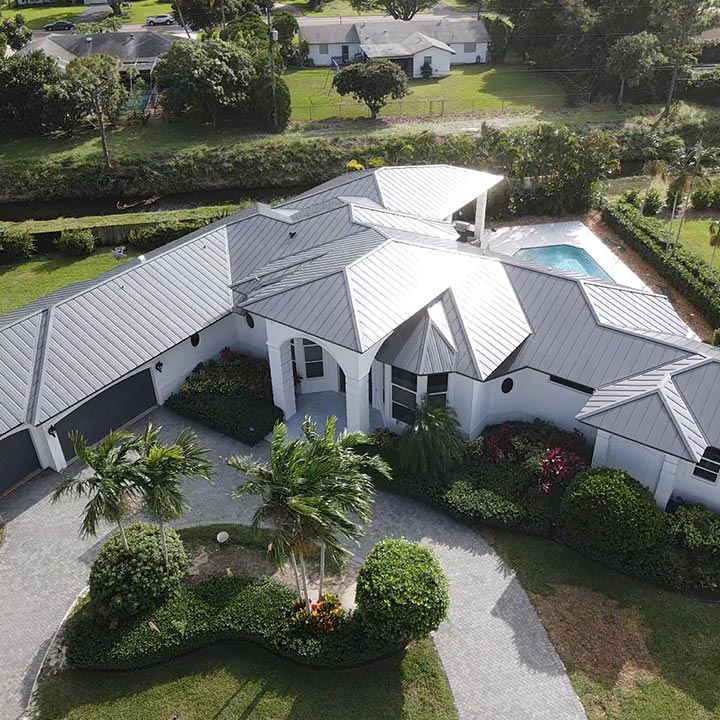 metal roofing contractor